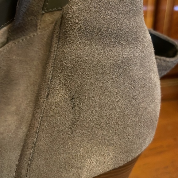 Short leather  ankle boot - Picture 8 of 8